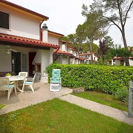 Hotel Flat With Shared Pool And Private Garden Bibione