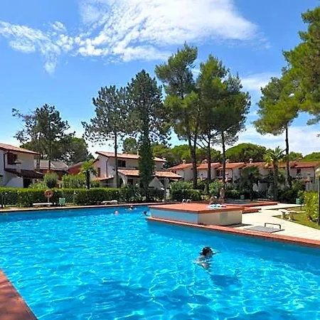 Hotel Flat With Shared Pool And Private Garden Bibione