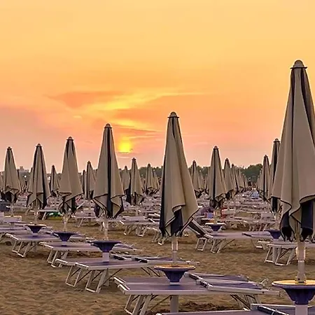 Hotel Flat With Shared Pool And Private Garden Bibione