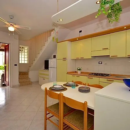 Flat With Shared Pool And Private Garden Hotel Bibione