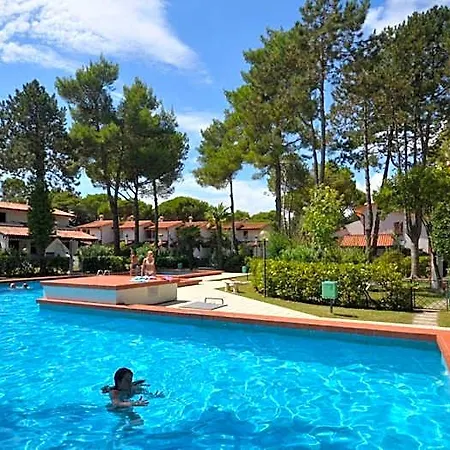 Flat With Shared Pool And Private Garden 3*