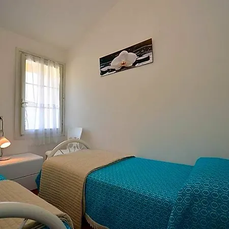 Hotel Flat With Shared Pool And Private Garden 3*
