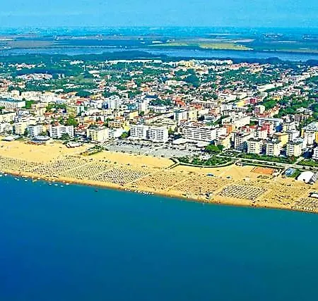 Hotel Flat With Shared Pool And Private Garden Bibione