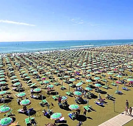 Hotel Flat With Shared Pool And Private Garden Bibione